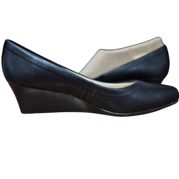 Life Stride Black Wedge Slip-On Shoes Size 7W BNIB - Picture 3 of 8